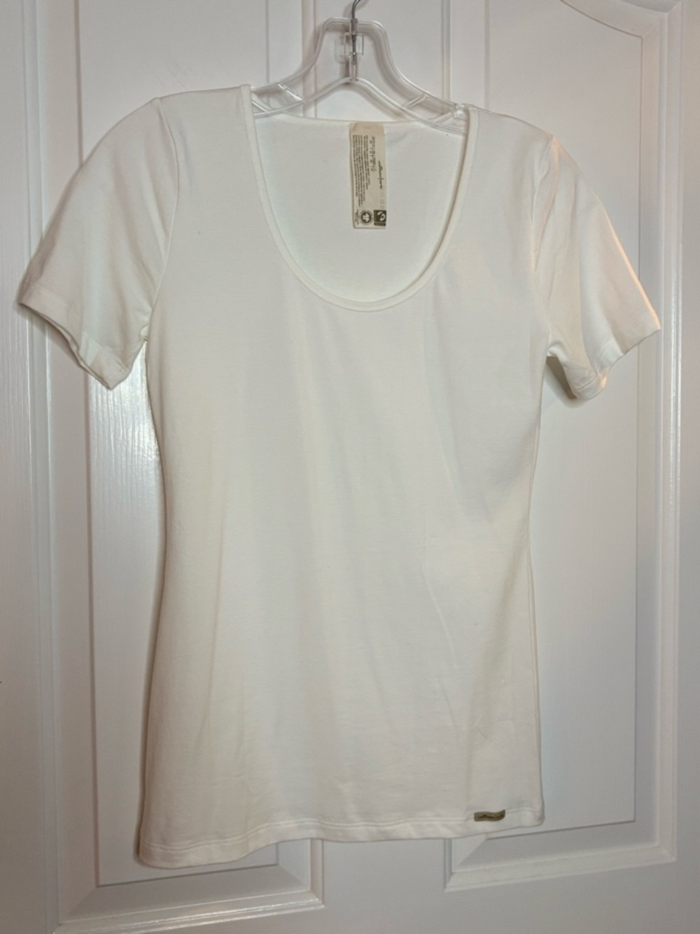 EUC COMAZO EARTH Womens Classic White Scoopneck Tshirt Size M